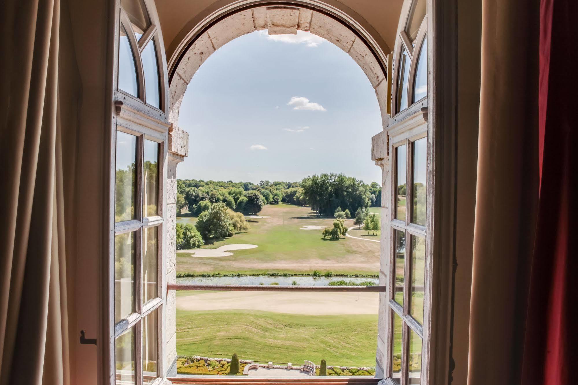 Chateau D'Augerville Golf & Spa Resort Zewnętrze zdjęcie