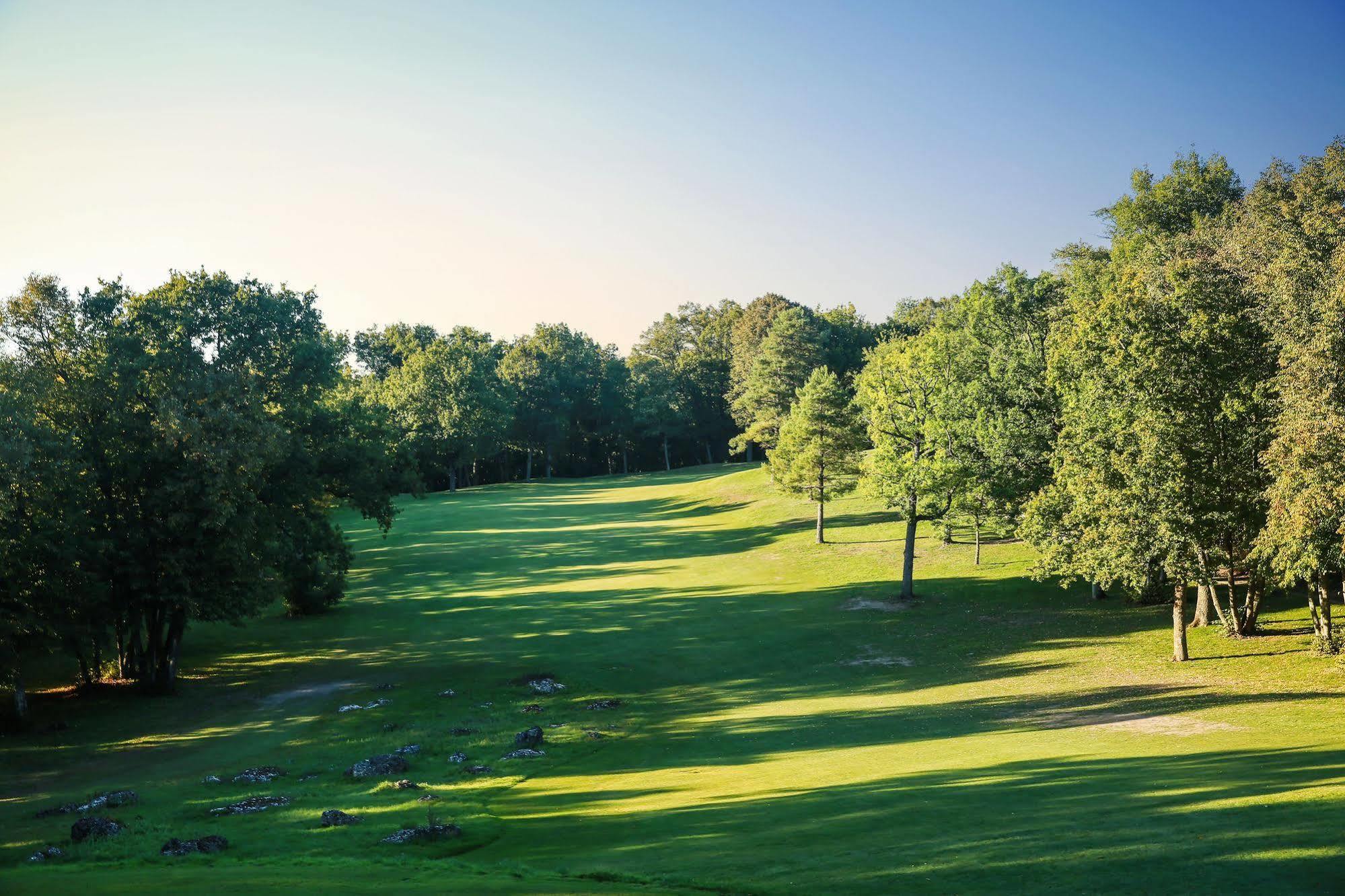 Chateau D'Augerville Golf & Spa Resort Zewnętrze zdjęcie