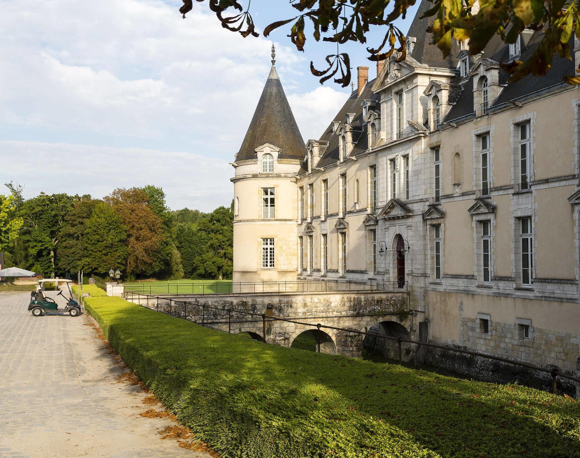 Chateau D'Augerville Golf & Spa Resort Zewnętrze zdjęcie