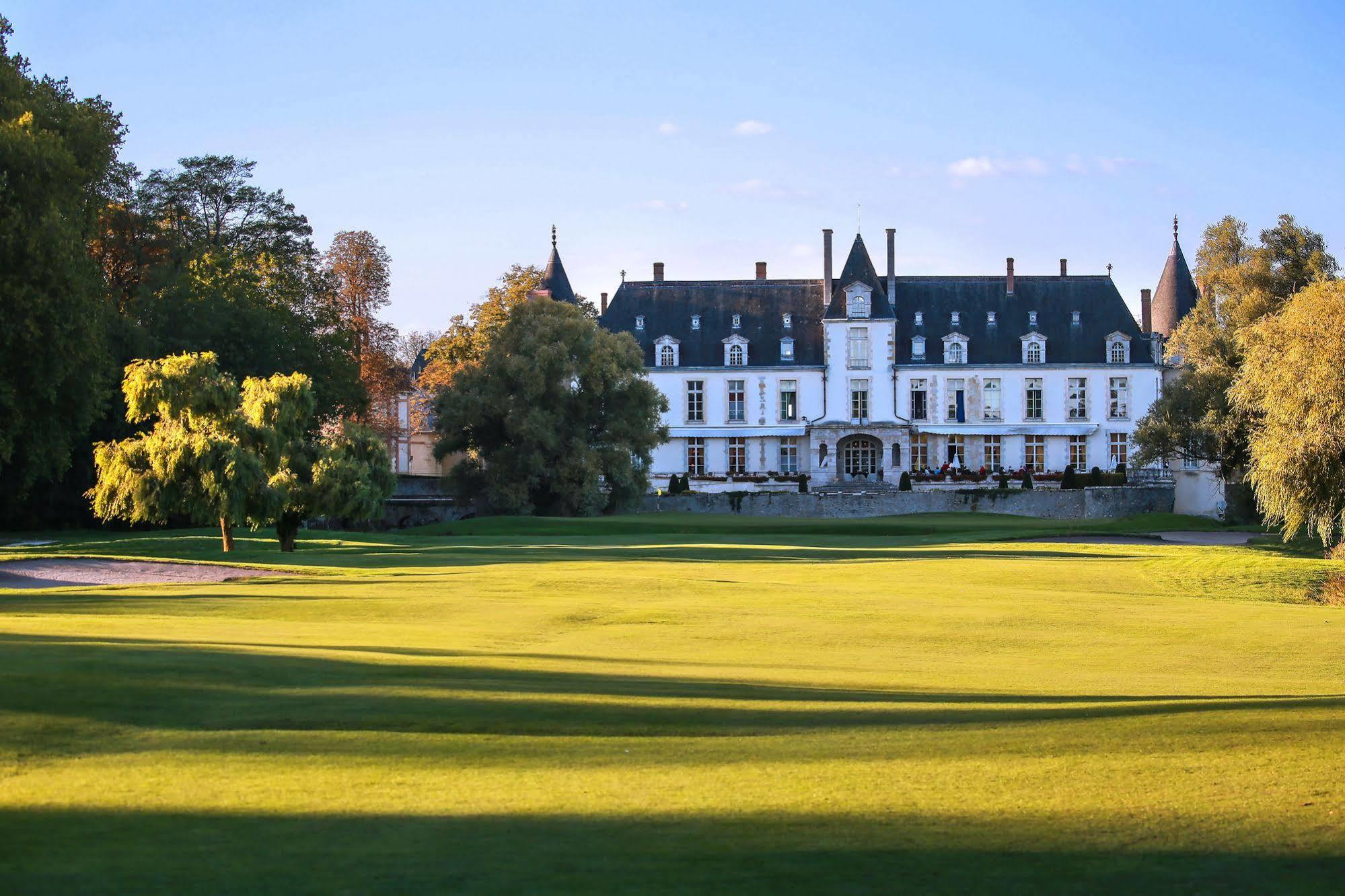 Chateau D'Augerville Golf & Spa Resort Zewnętrze zdjęcie