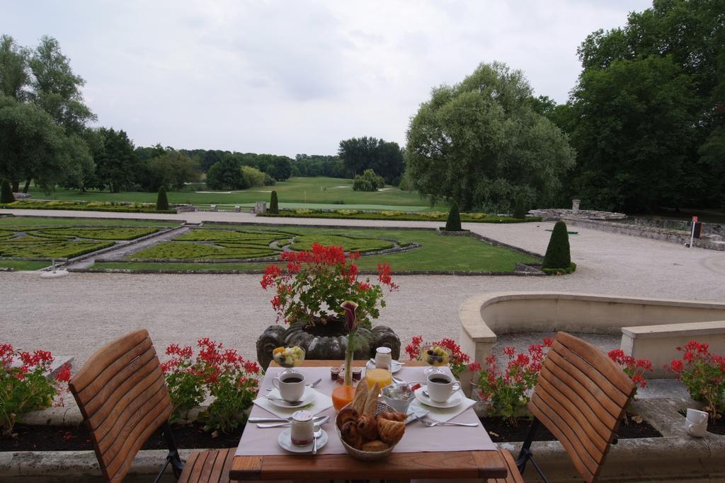 Chateau D'Augerville Golf & Spa Resort Zewnętrze zdjęcie